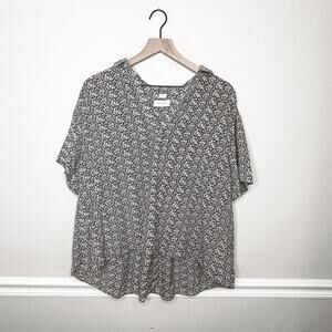 Loft Black and White Floral Printed Short Sleeve Blouse